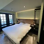 Amigo Hotel 2*