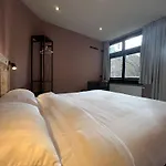 Amigo Hotel 2*