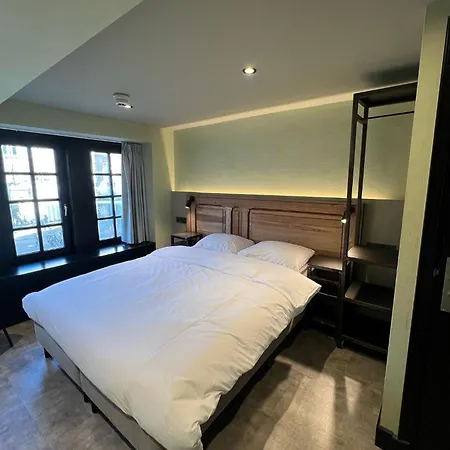 Amigo Hotel 2*